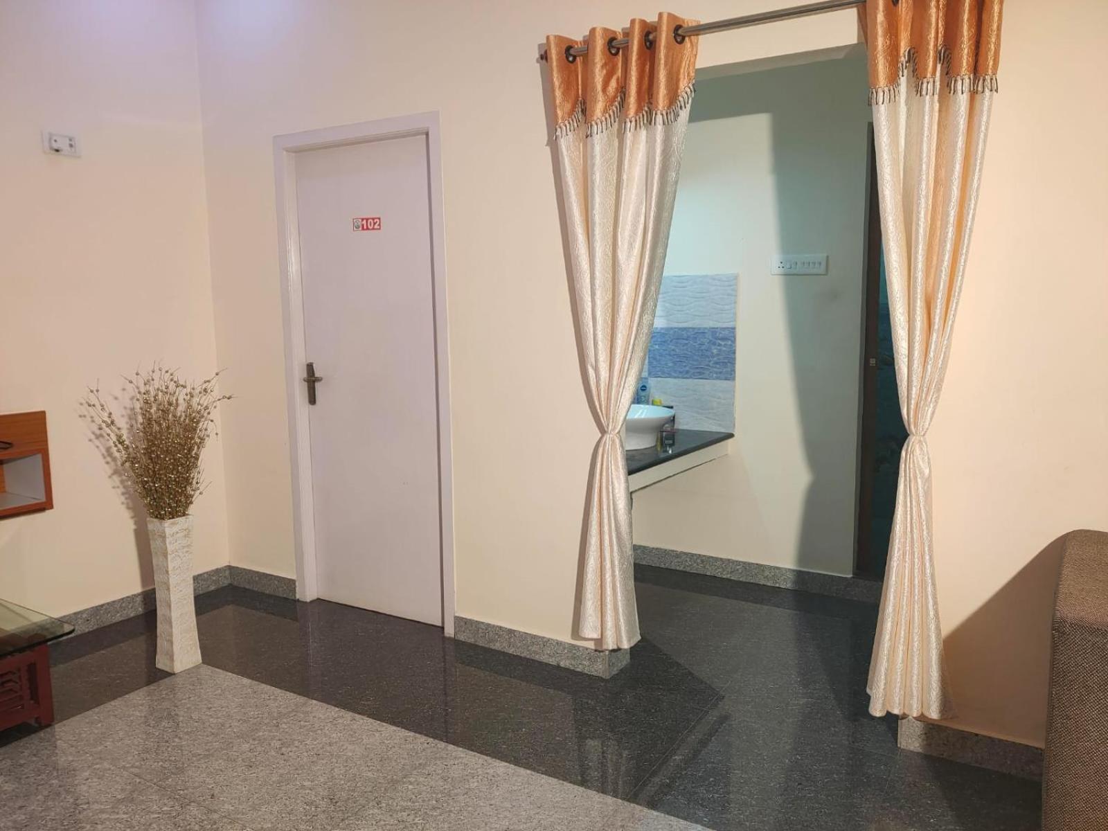 Grand S3 Hotel Puducherry Buitenkant foto